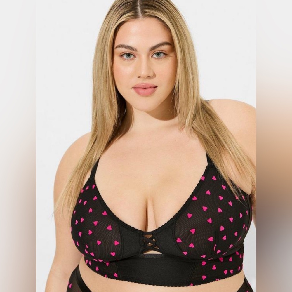 NWT TORRID Black and Pink Heart Bralette